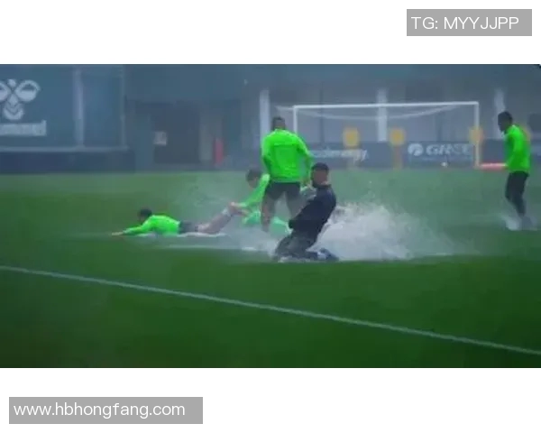 足球巨星子女现身球场观赛引发热议父子情深备受关注 足球巨星子女现身球场观赛引发热议父子情深备受关注